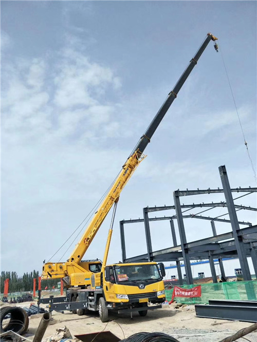 徐汇区超高层建筑钢结构吊装案例